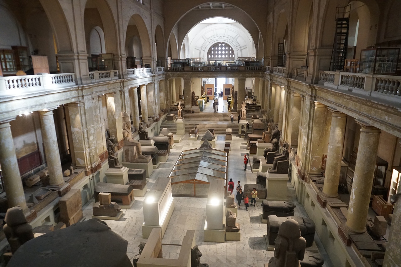 Каирский музей - главный египетский музей в мире. Блеск и нищета просто, музей, музея, Однако, много, фунтов, музее, долларов, часть, очень, коллекции, царство, билета, этаже, надпись, ничего, статуи, билет, итоге, залов
