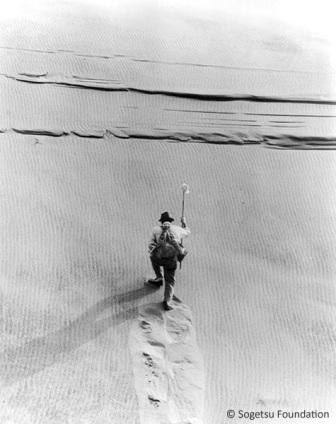 Кадр из фильма “Женщина в песках”, 1964