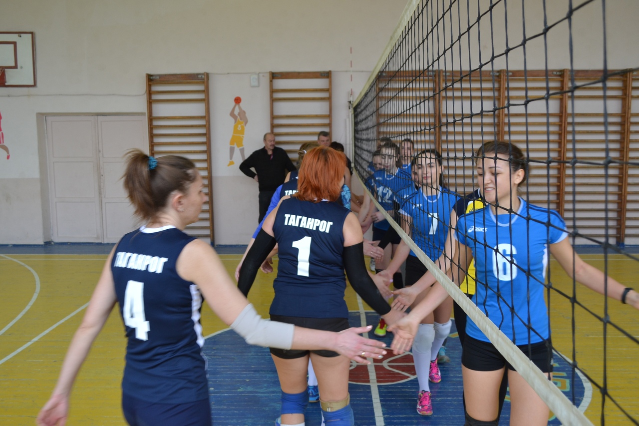 Таганрогские волейболистки одержали уверенную победу на чемпионате Ростовской области