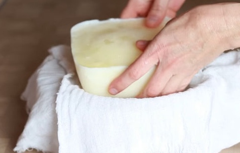 Сливочный сыр в домашних условиях (из кефира) Как можно в домашних условиях приготовить аналог сливочного